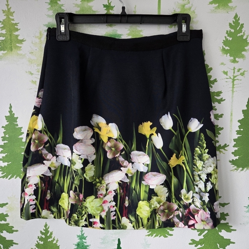 Victoria Beckham Floral Mini Skirt. - Picture 2 of 7
